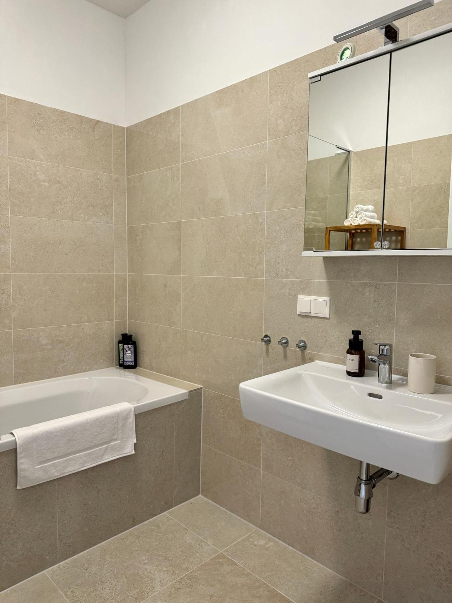 City Apartment Nahe Schoenbrunn 13 فيينا المظهر الخارجي الصورة